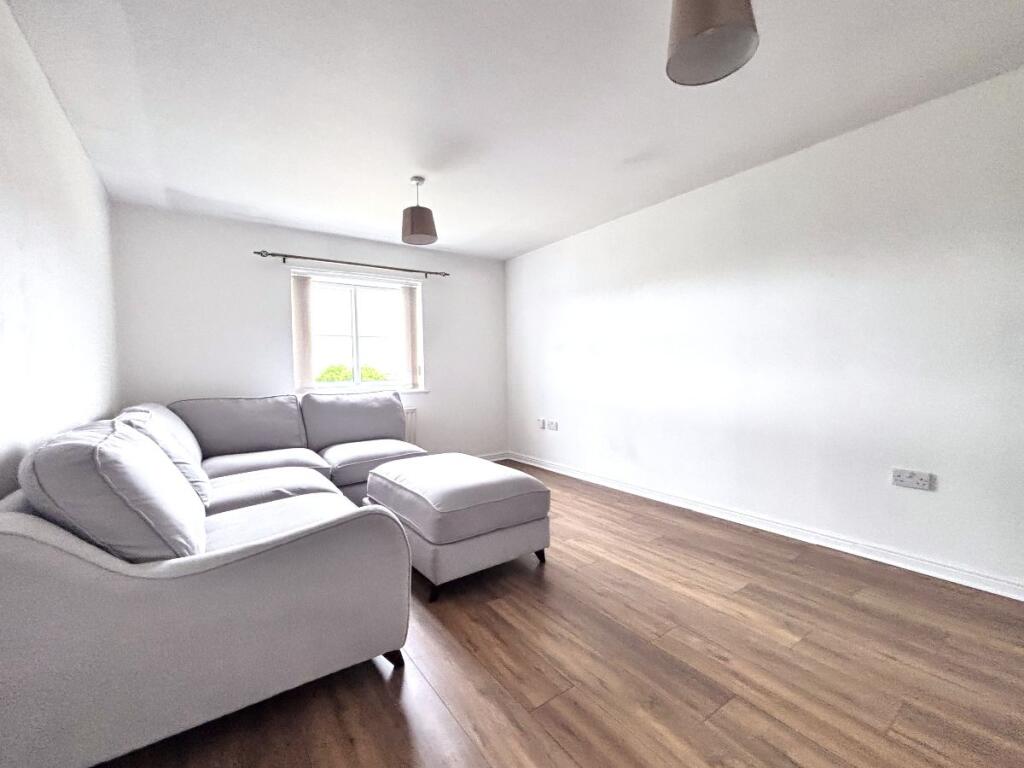 94 Inverewe Place, Dunfermline - View 3