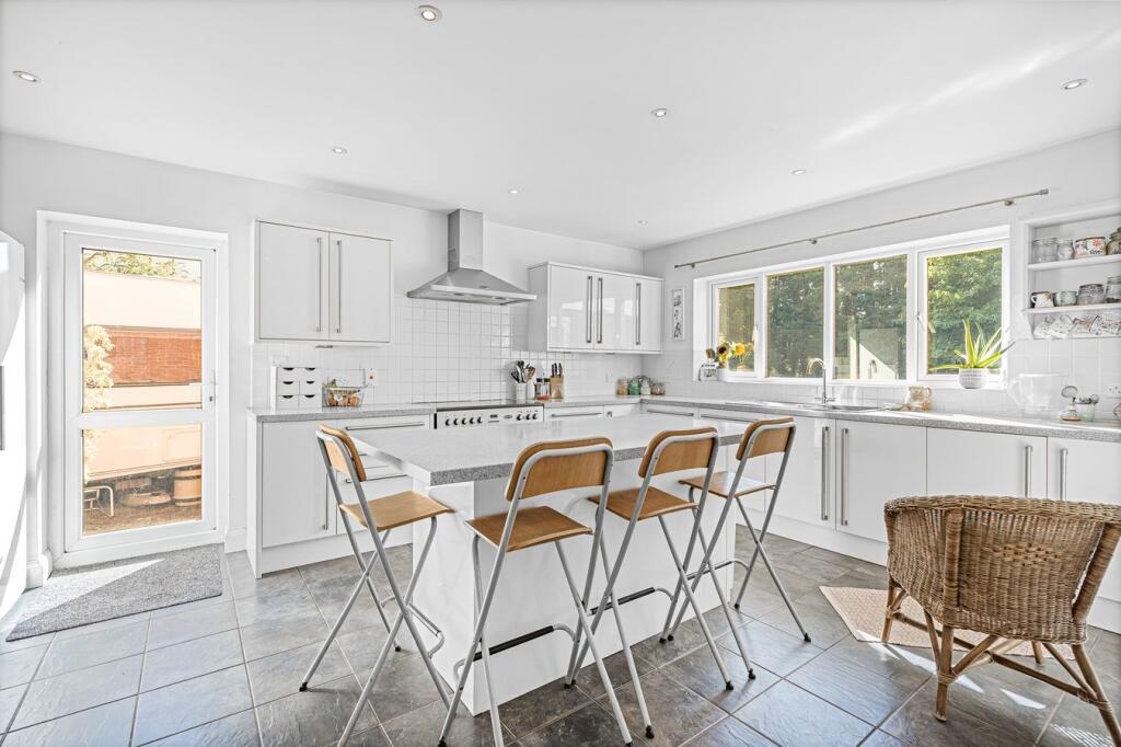 House in Twickenham - View 4
