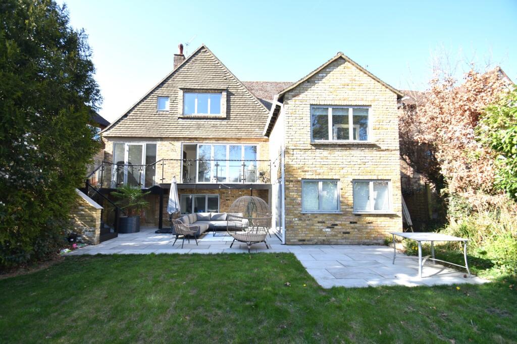 Main image of property: Crispin Way, Farnham Common, Buckinghamshire, SL2