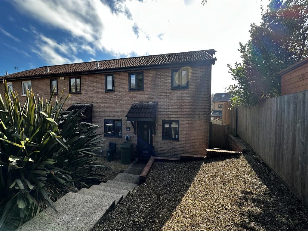 Main image of property: Tylcha Ganol, Tonyrefail, Porth