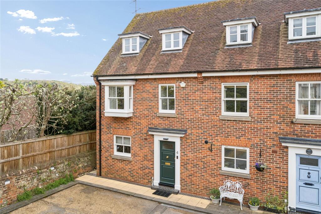 Main image of property: Empstead Court, Henley-on-Thames, Oxfordshire, RG9