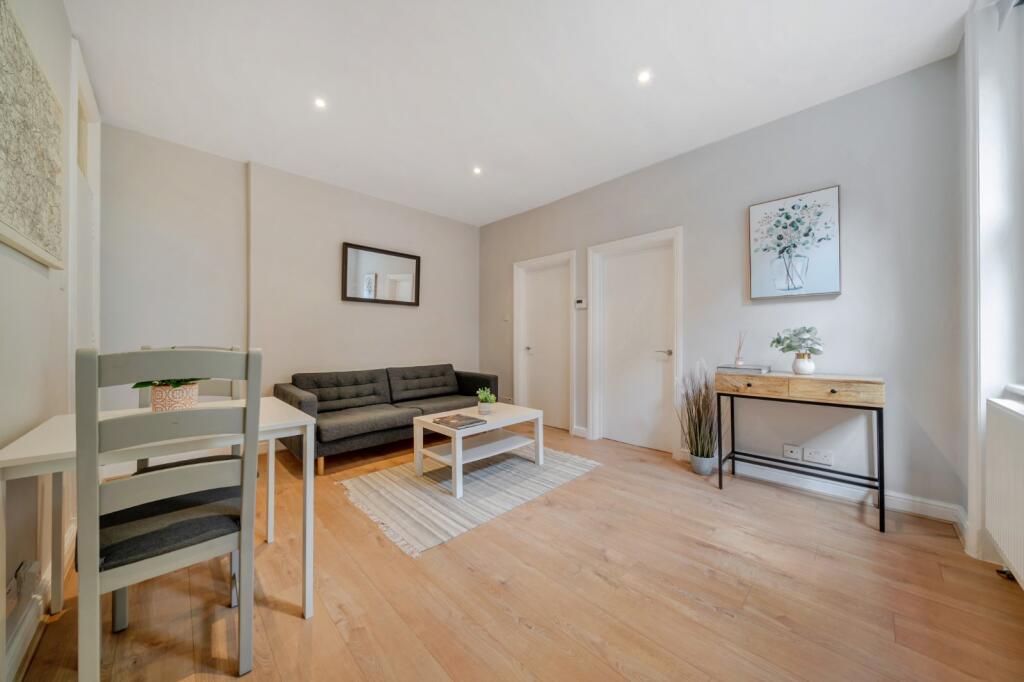 Apartment in London - More
