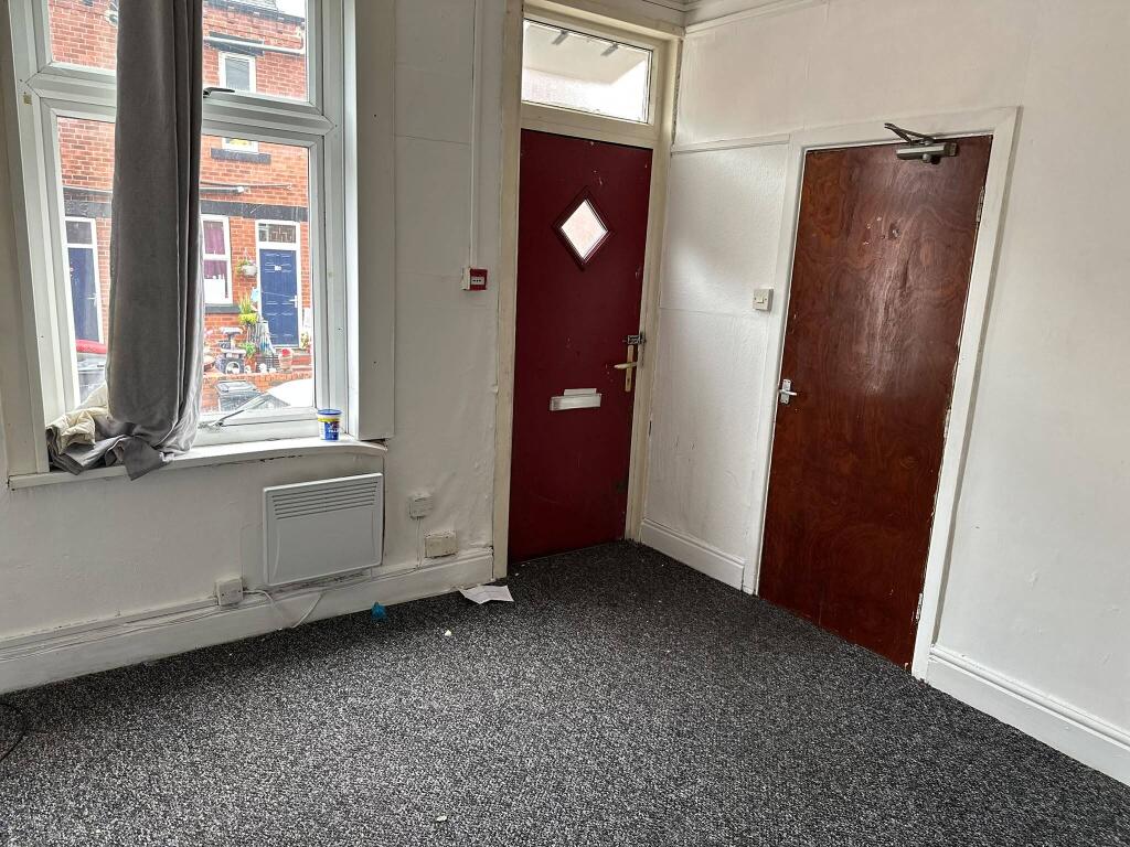 Main image of property: FLAT 6 STRATFORD AVENUE