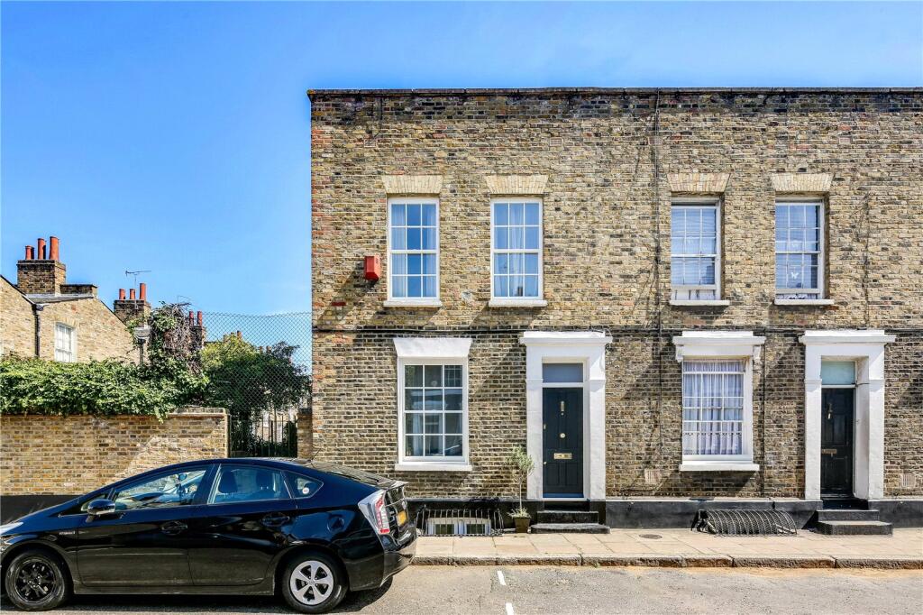 Main image of property: Barnes Street, London, E14