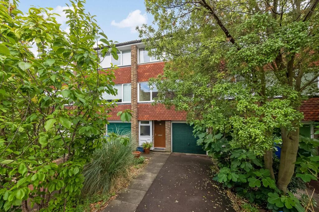 Main image of property: Alleyn Crescent, Dulwich, London, SE21