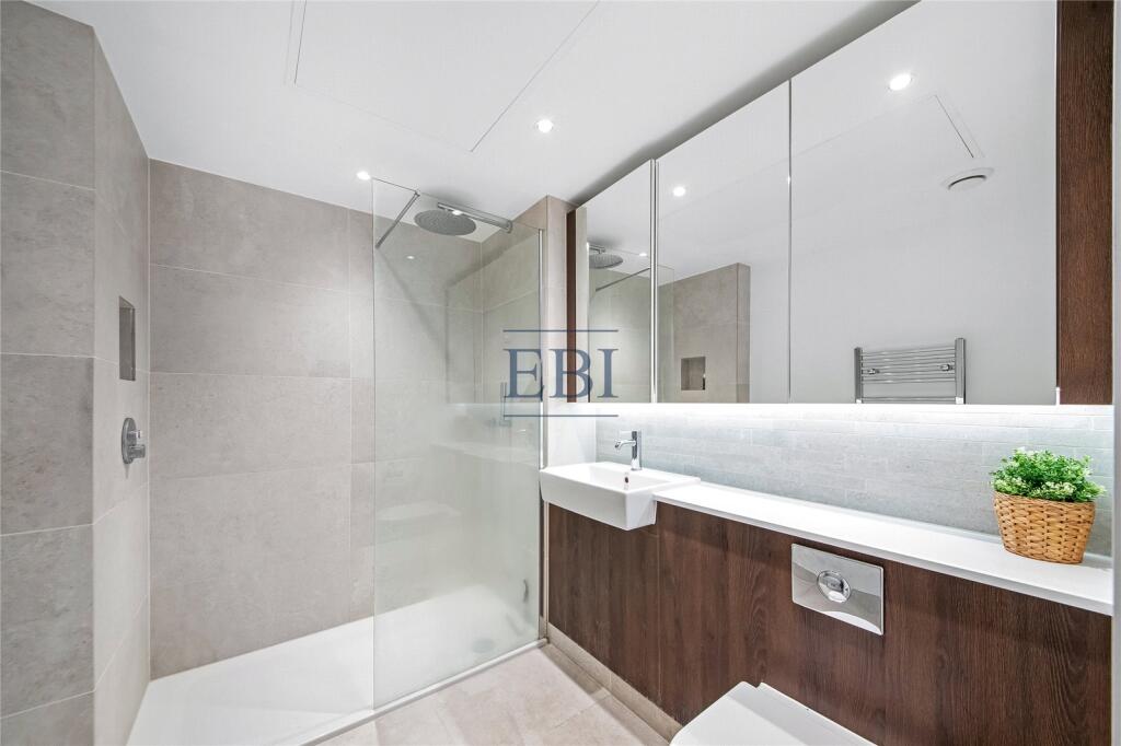 Apartment in London - More