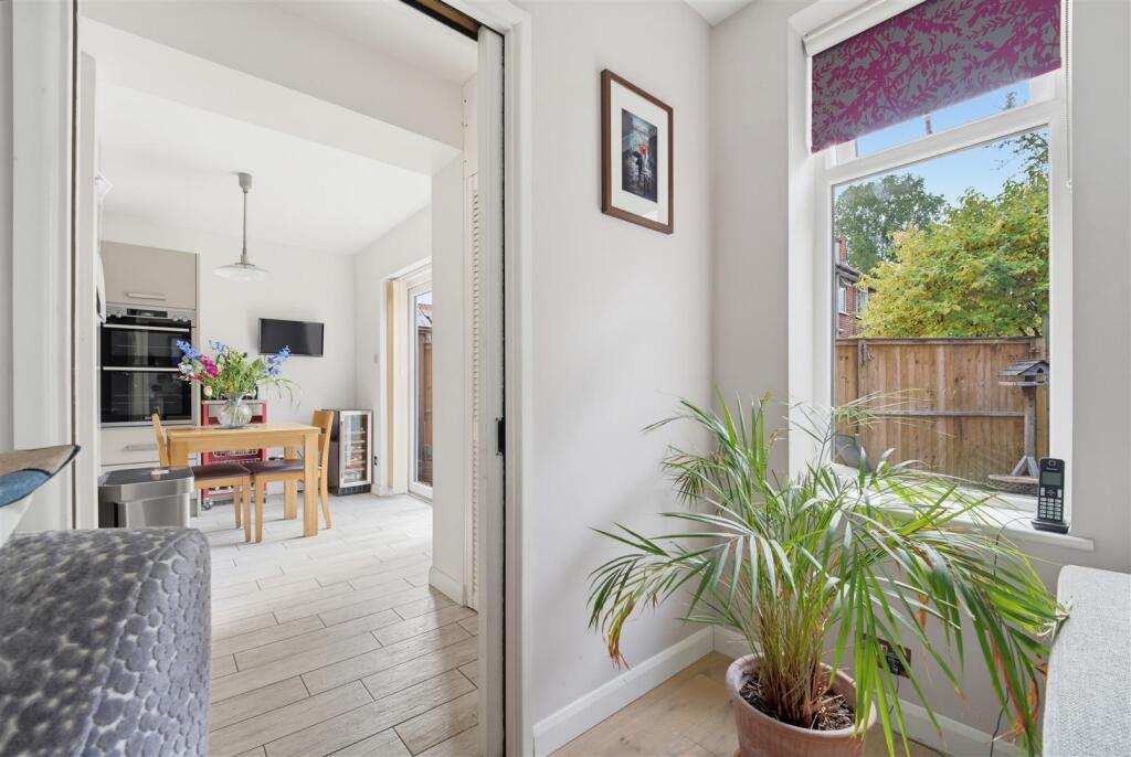 House in London - View 4