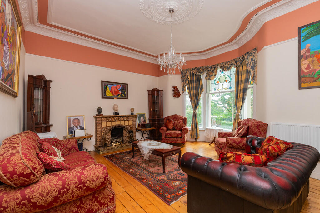 House in Glasgow - More