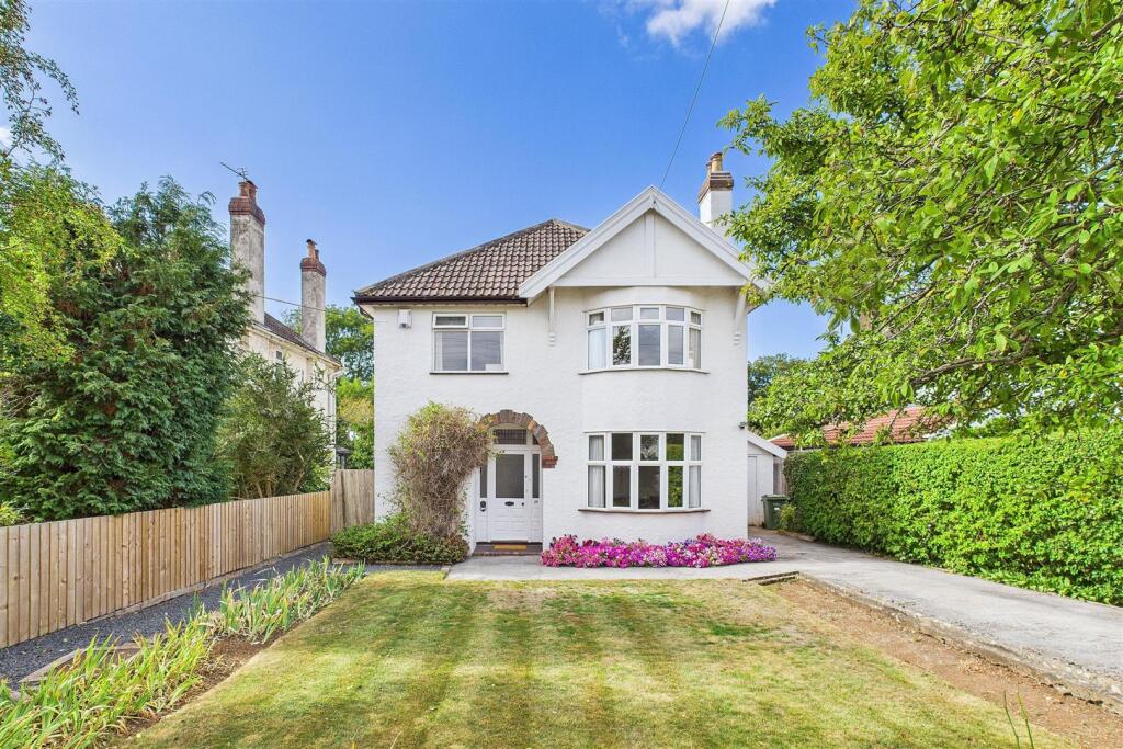 4-bed detached on Enviable position within Upper Clevedon, £895,000