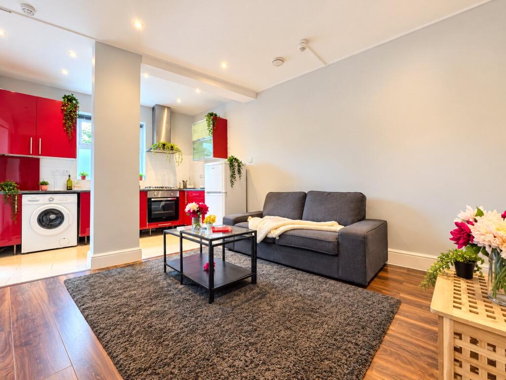 Main image of property: High Road, Willesden, London, NW10