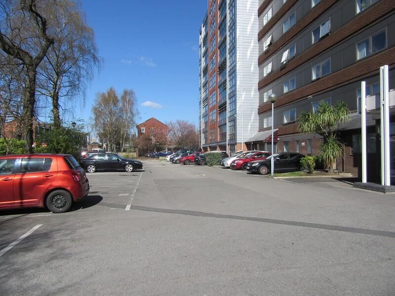 1 bedroom ground floor flat for rent