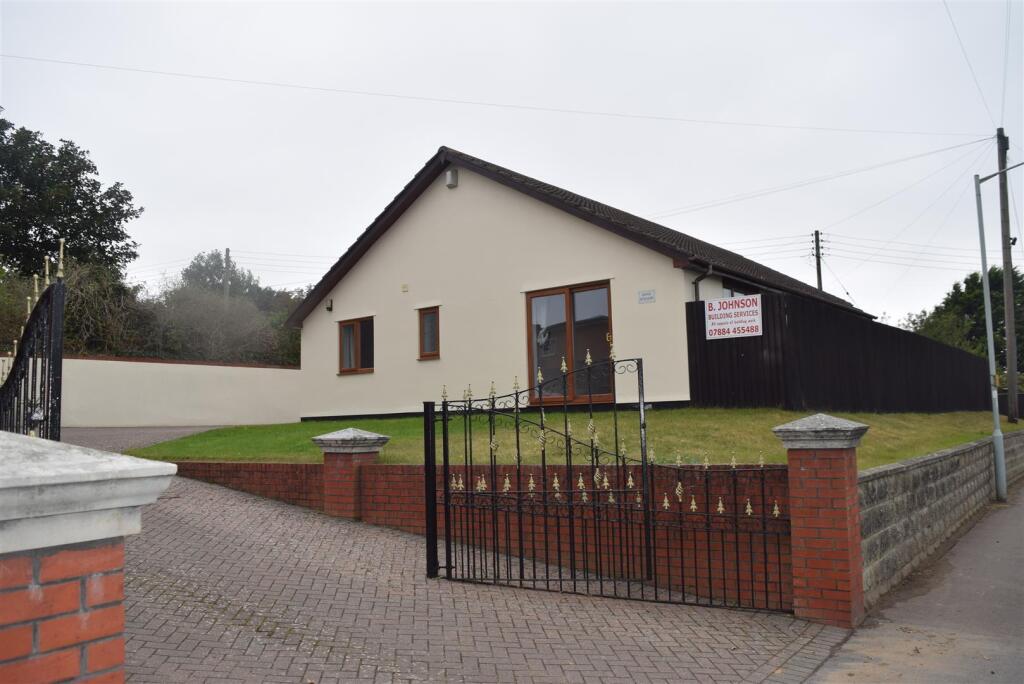 Main image of property: Ononis Bungalow, South Road, Brean