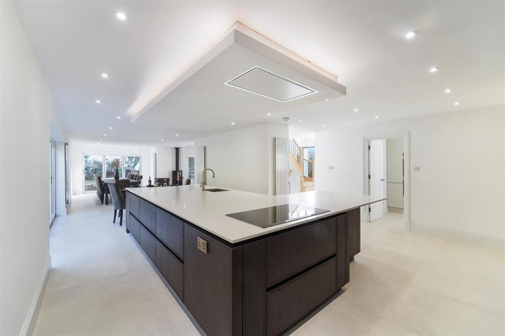 Hazelwood Lane, Chipstead photo 2