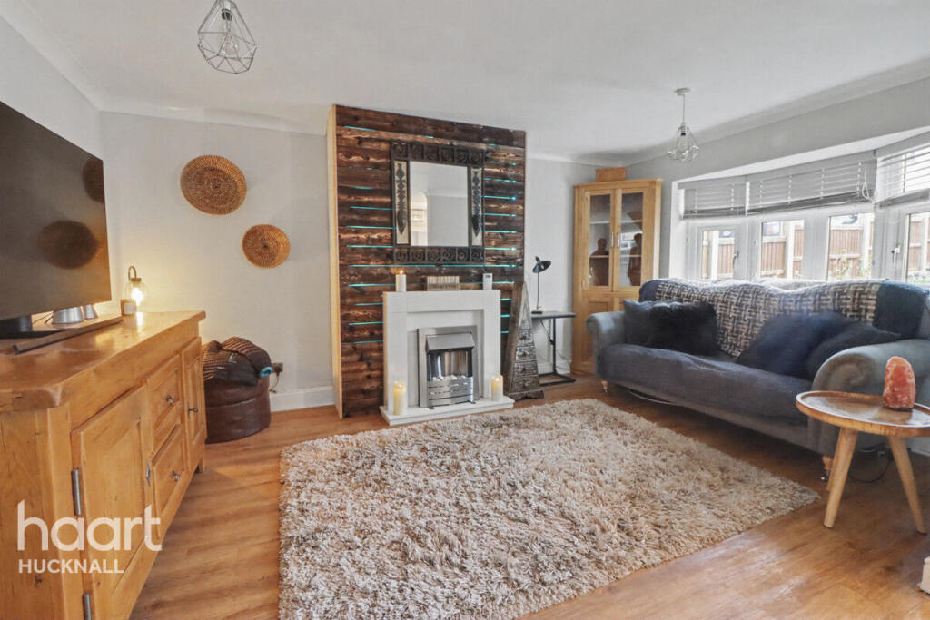 3-bed semi-detached on 5, Eaton Avenue, £200,000