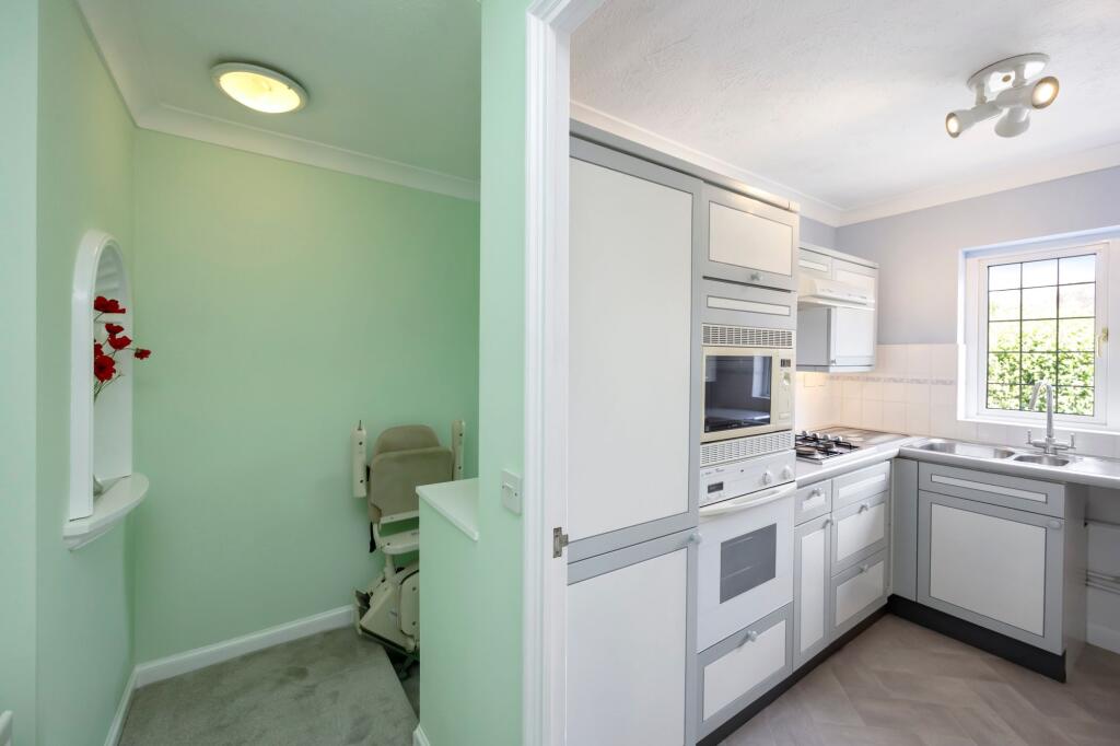 Apartment in Horsham, Steyning - View 4