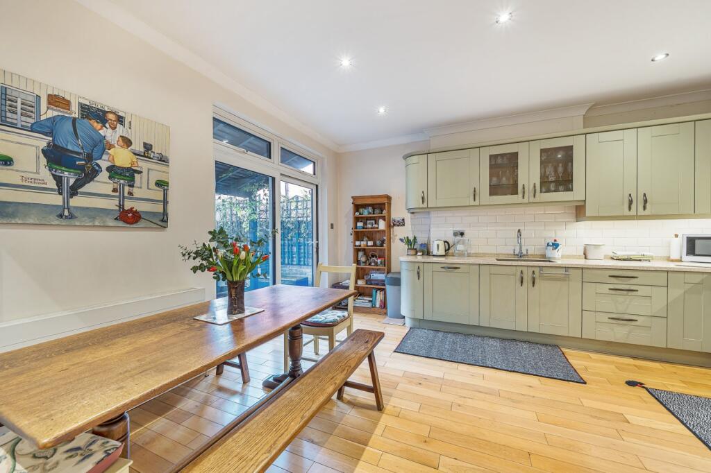 House in London - View 3