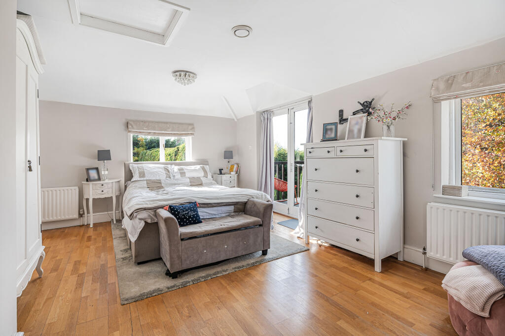 House in St Albans, Colney Street, St Stephen - View 4