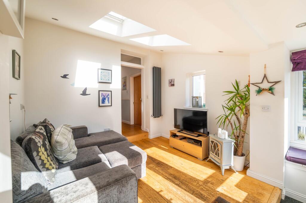 Apartment in Edinburgh - More