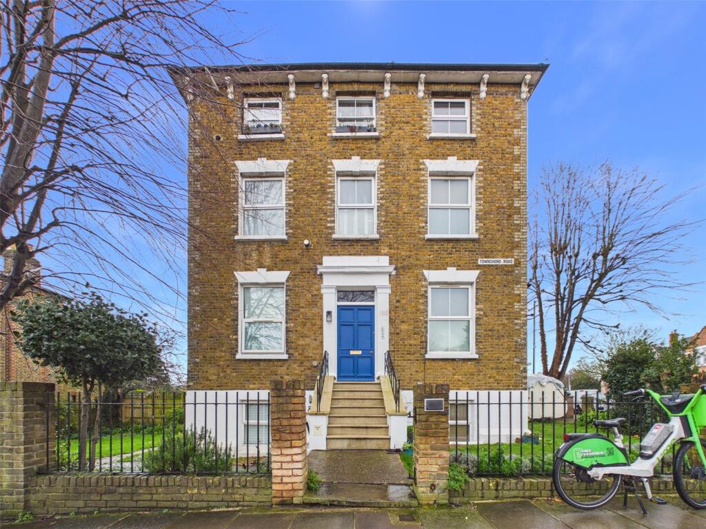 Main image of property: Sheen Road, Richmond