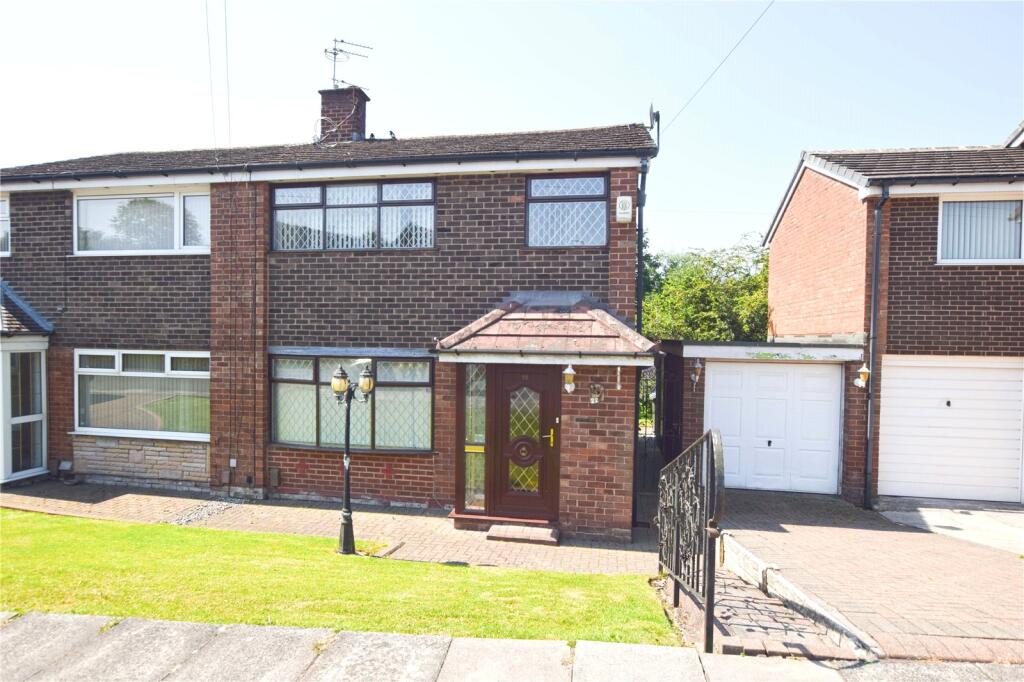 3-bed semi-detached on Compton Way, Middleton, Manchester, Greater Manchester, M24, £250,000