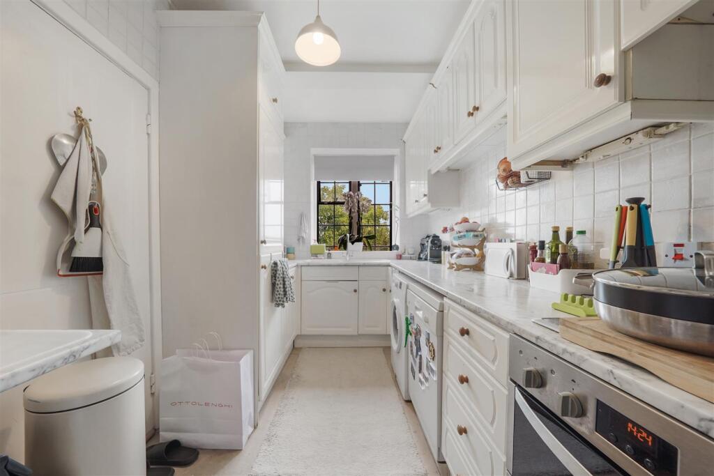 Apartment in London - View 3