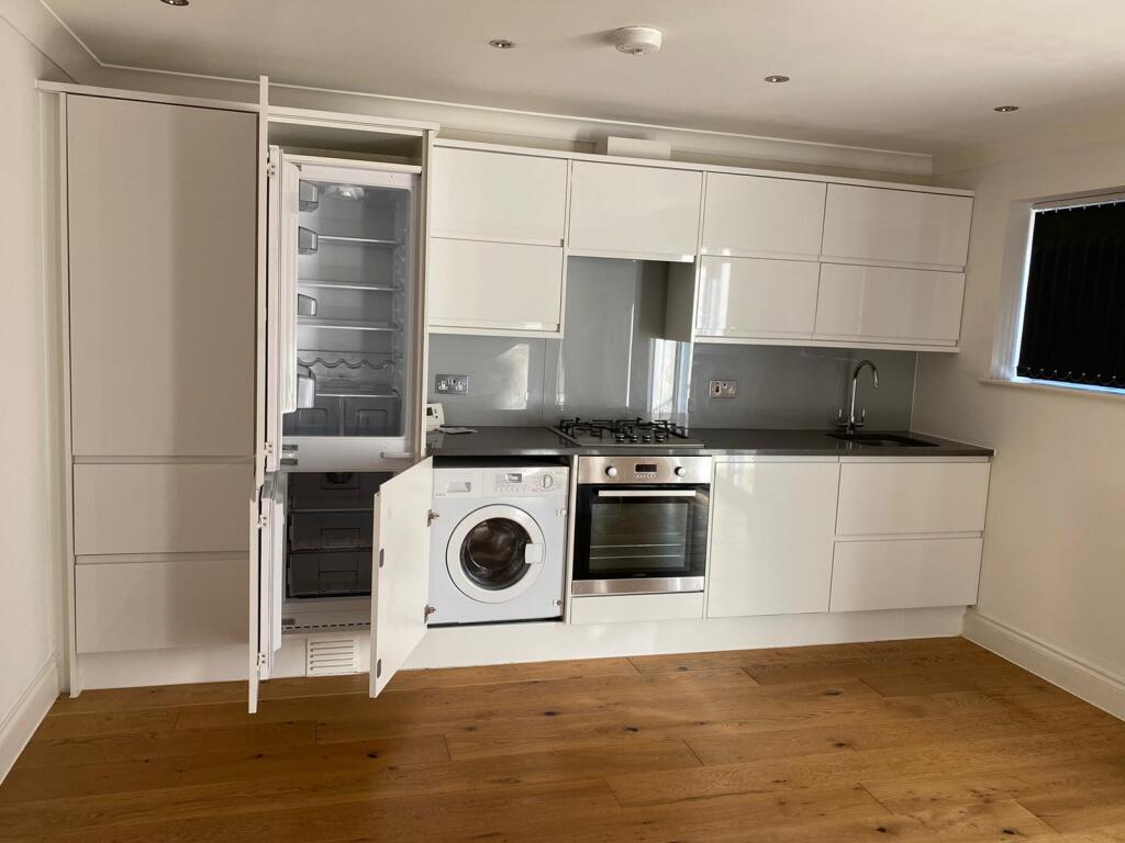 Apartment in Watford - View 2