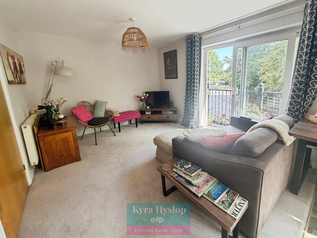 Apartment in Exeter - View 3