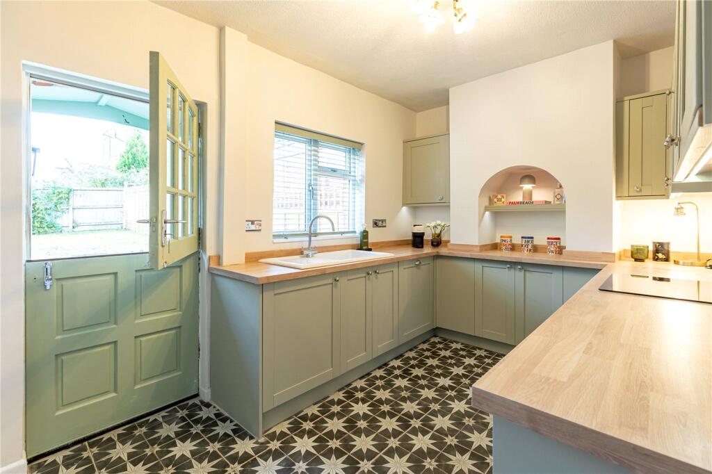 Rawlingswell Lane, St. Martins, Marlborough, Wiltshire, SN8 photo 2
