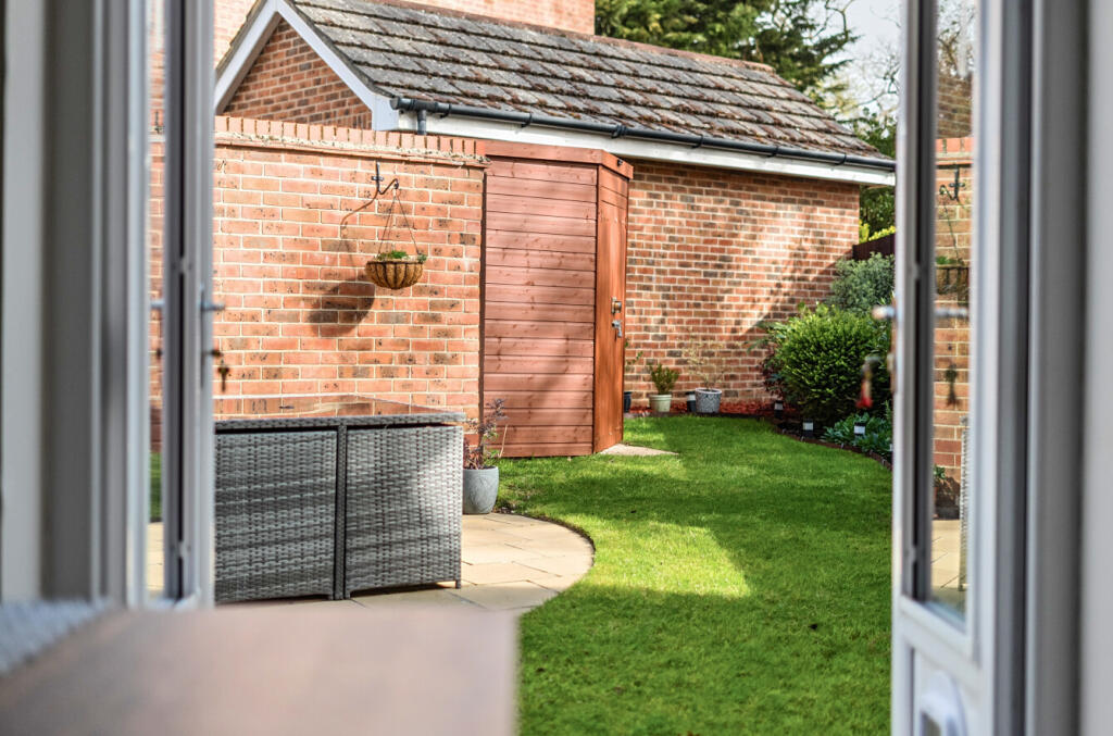 House in Spencers Wood, Shinfield - View 5