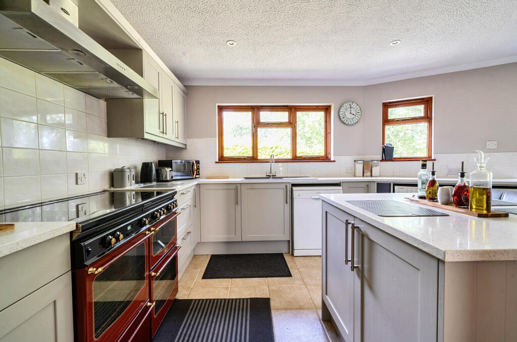 House in Taunton - View 5