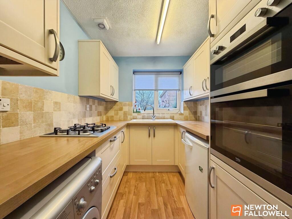 Delisle Court, Loughborough, LE11 photo 2