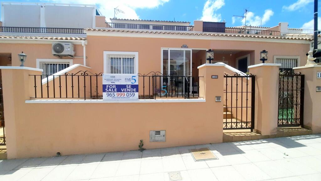 Main image of property: Valencia, Alicante, Pinar De Campoverde