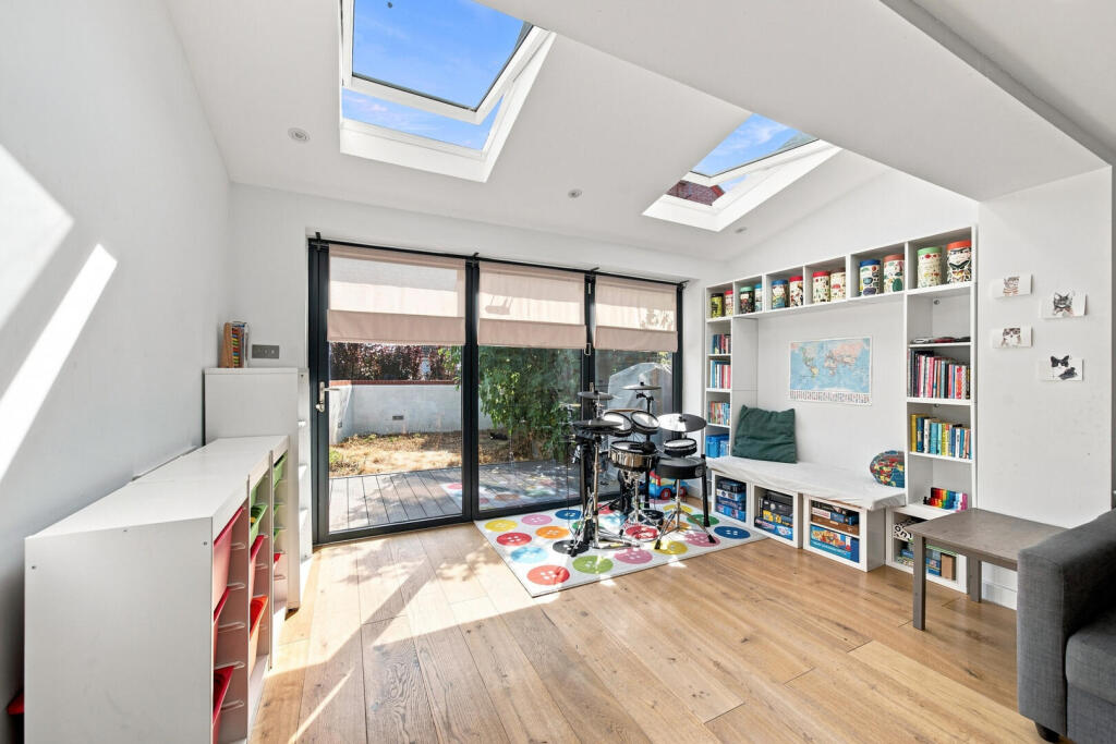 House in London, Muswell Hill - View 4