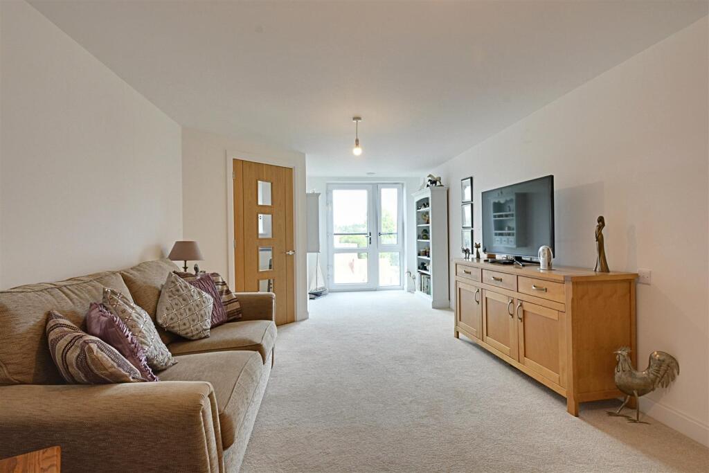 Edward House, Pegs Lane, Hertford photo 2