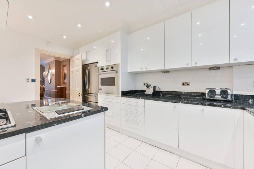 4 bedroom flat for rent