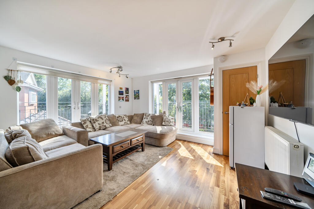 Apartment in Harrow - View 4