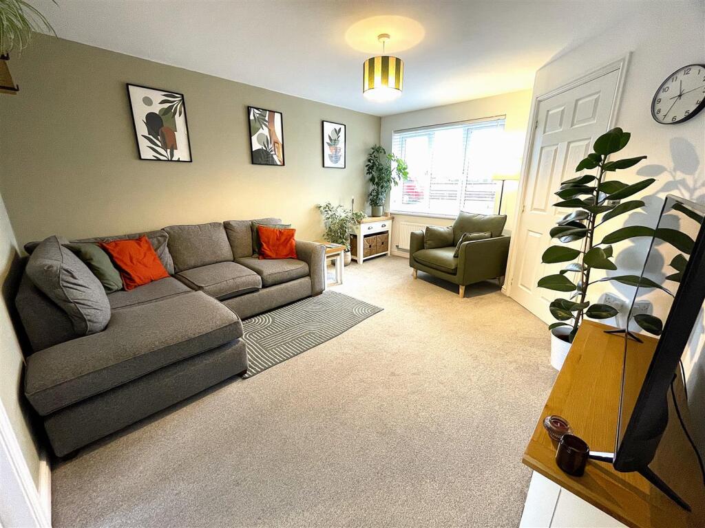 Blackthorn Close, Selby photo 2