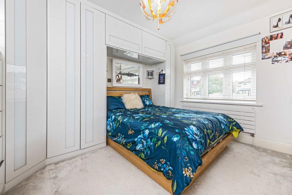 House in London, Greenford - View 5