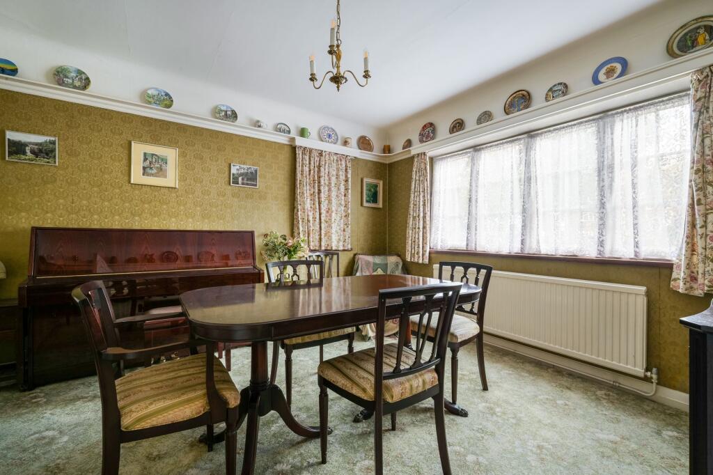 House in Epsom - View 4