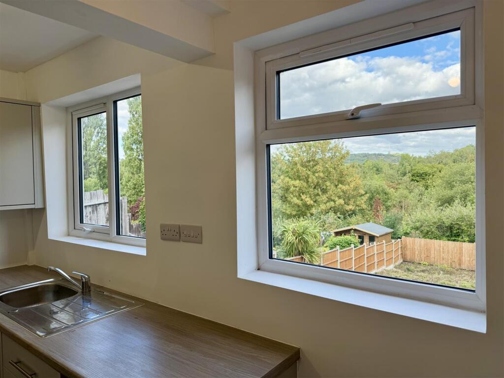 House in Dudley - View 5
