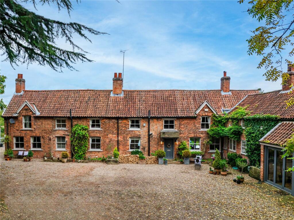 Main image of property: Maythorne, Southwell, Nottinghamshire, NG25