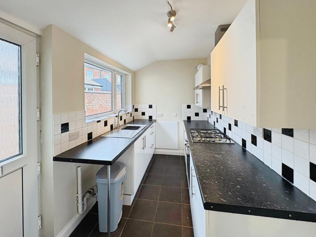 House in Lincoln, Lincolnshire - More