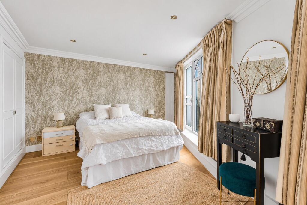 Apartment in London - More