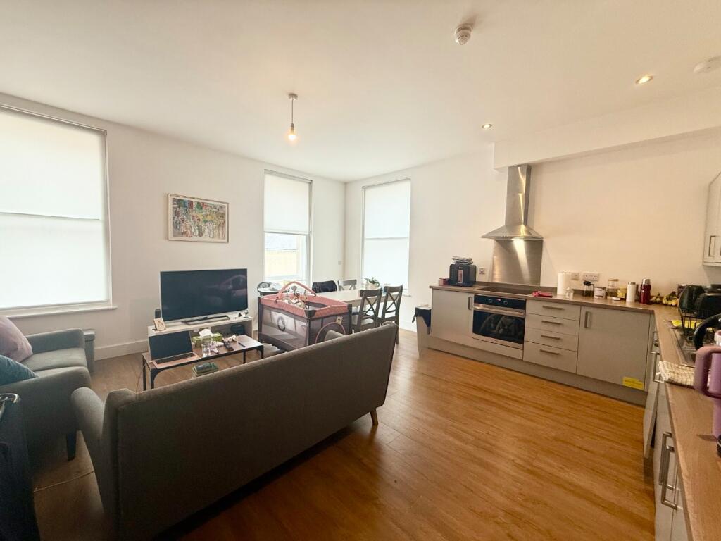 Main image of property: The Gresham, 109 Carrington Street, Nottingham, Nottinghamshire, NG1 7FE