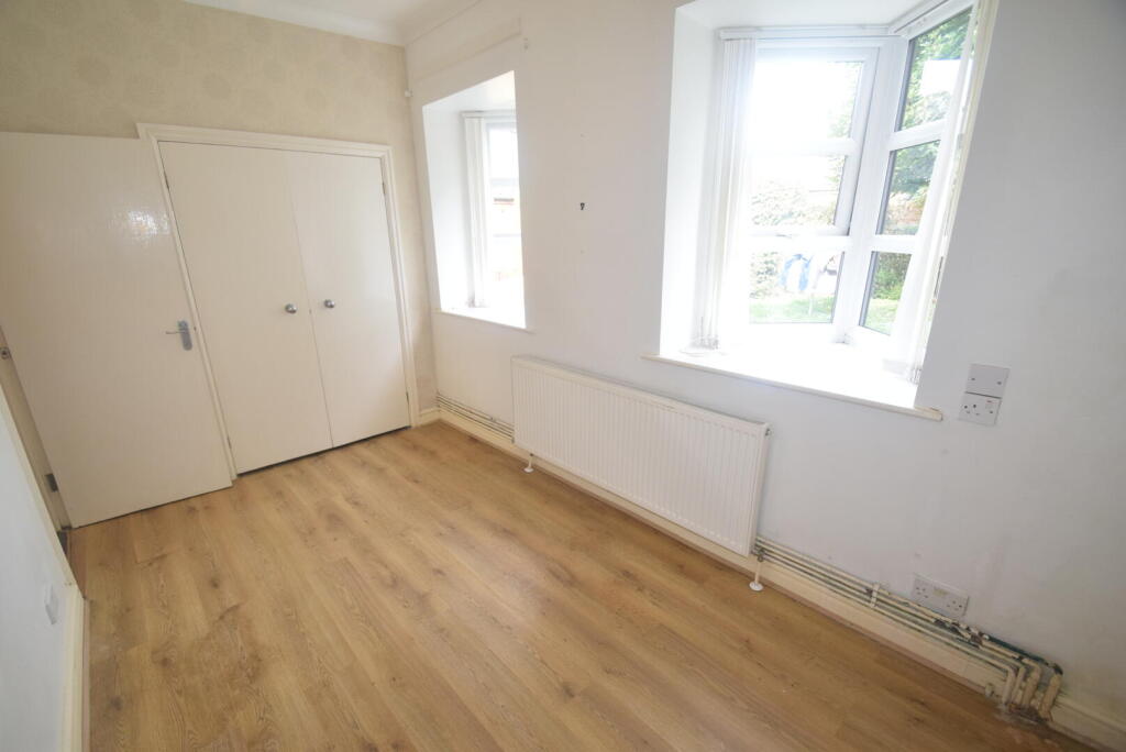 Apartment in Newport - More