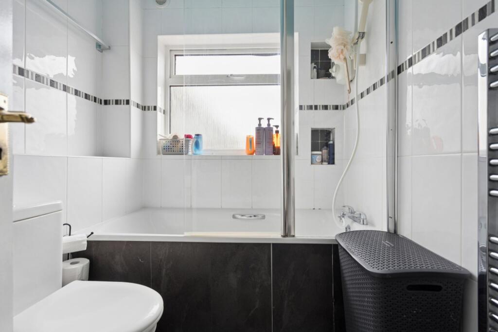 House in Watford - View 4
