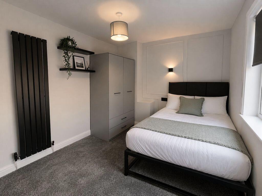 Main image of property: Double Room with Private Off-Suite, Wood Street, Gateshead