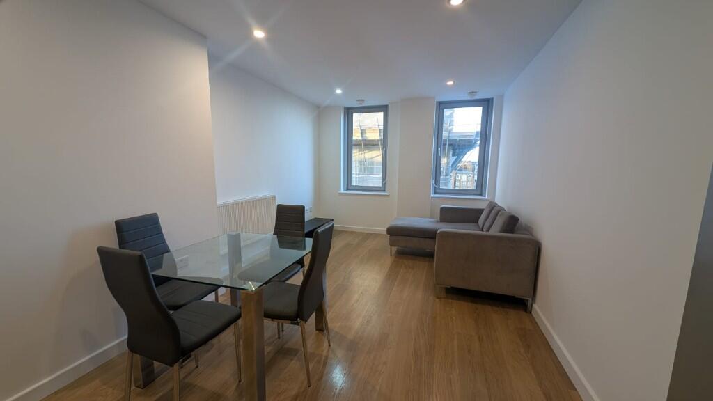Main image of property: Salton Square, London, E14