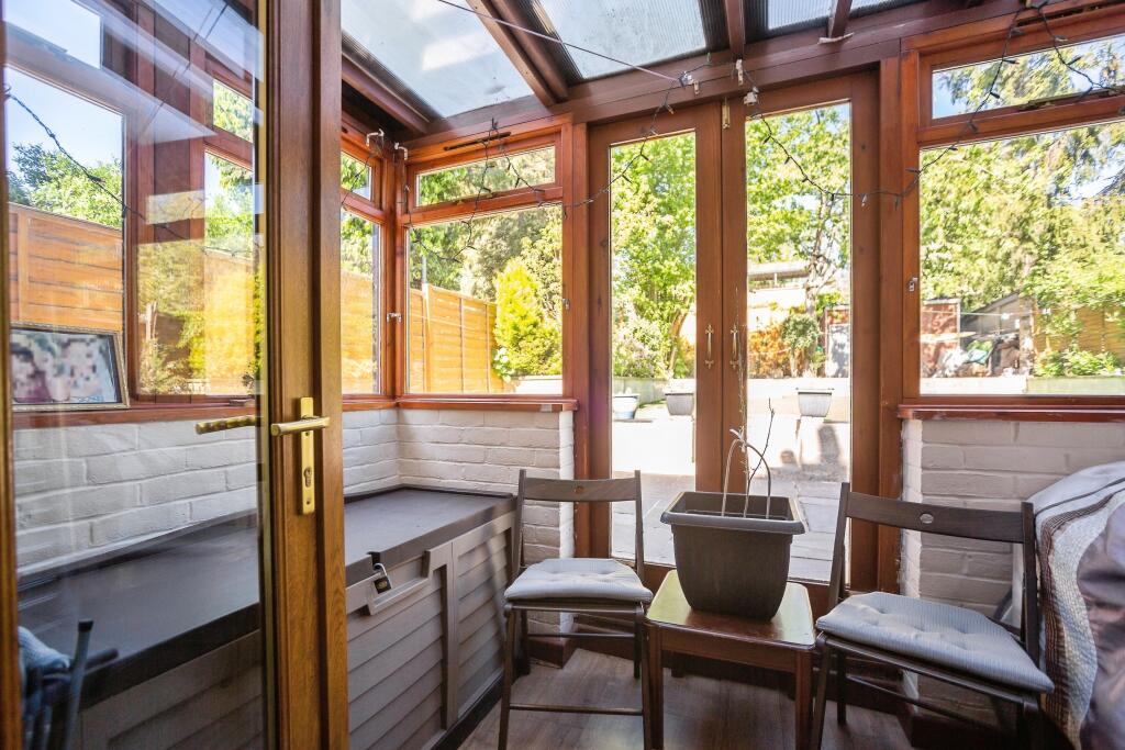House in Tunbridge Wells, High Brooms, Southborough - More