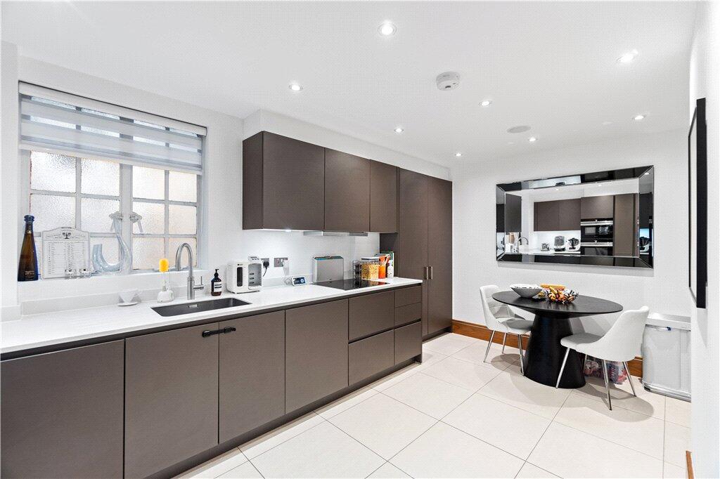 Main image of property: Chiltern Court, Baker Street